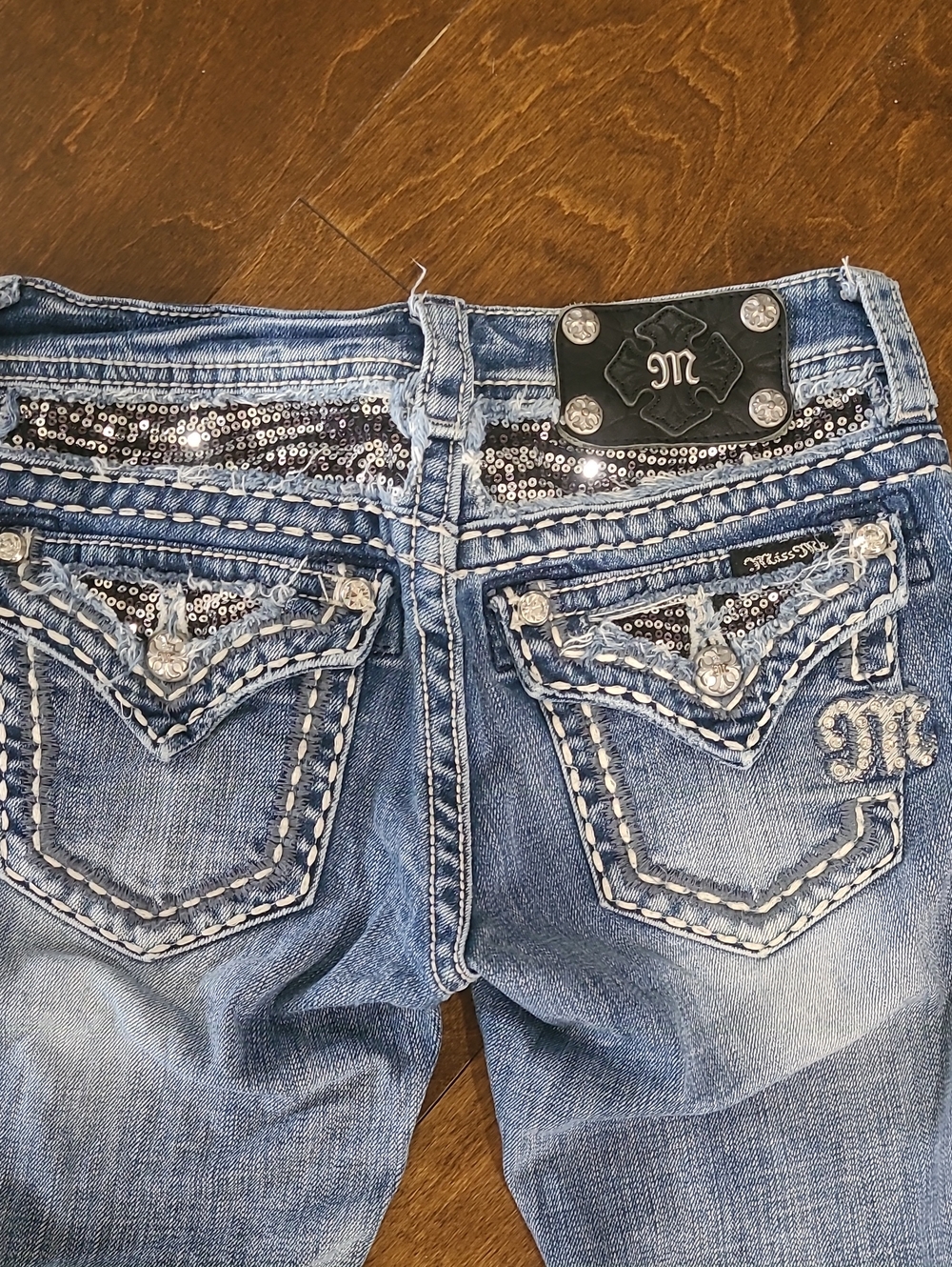 Miss Me  Crop Jeans with White Stitching and Rhinestones Medium/light Blue  Sz25